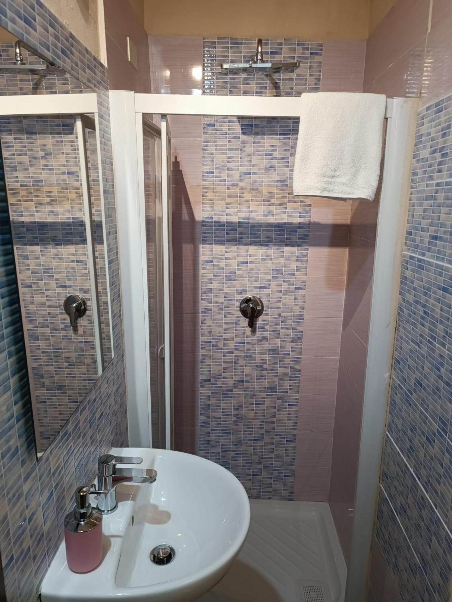 Smile Tower House Hotel Пиза Екстериор снимка